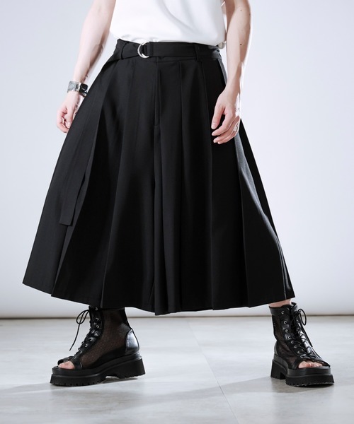 狐独(コドク)の「【狐独】ワイドプリーツショーツ(その他パンツ・メンズ・ブラック・LARGE/MEDIUM)」の22枚目の写真