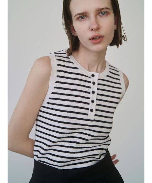 ELENDEEK（エレンディーク）の「ヘンリーネックリブニット（タンクトップ・レディース・ピンク/ブラウン/ブルー/その他1・FREE）」の6枚目の写真