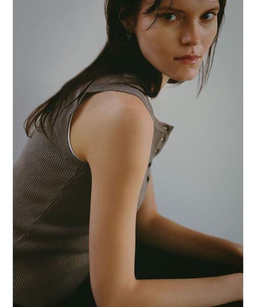 ELENDEEK（エレンディーク）の「ヘンリーネックリブニット（タンクトップ・レディース・ピンク/ブラウン/ブルー/その他1・FREE）」の17枚目の写真