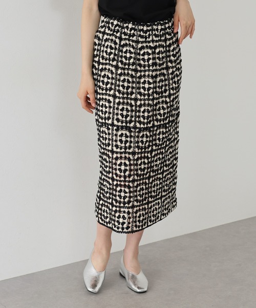J by blue(ジェイバイブルー)の「クロシェニットスカート(スカート・レディース・ベージュ系/ブラック系/ベージュ・MEDIUM)」の10枚目の写真