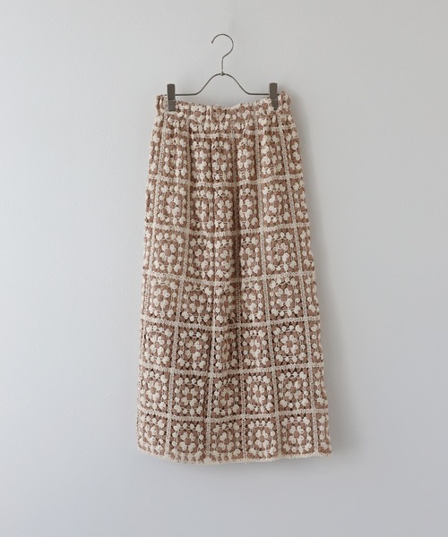 J by blue(ジェイバイブルー)の「クロシェニットスカート(スカート・レディース・ベージュ系/ブラック系/ベージュ・MEDIUM)」の18枚目の写真