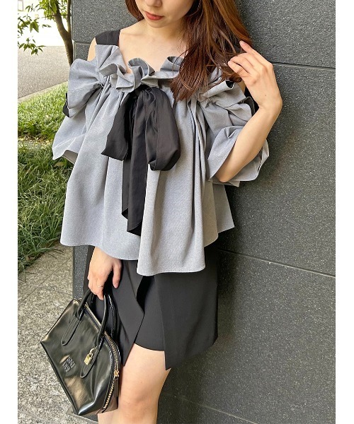 SNIDEL（スナイデル）の「オフショルリボンブラウス（シャツ/ブラウス・レディース・ラベンダー/オフホワイト/グレー・F）」の9枚目の写真