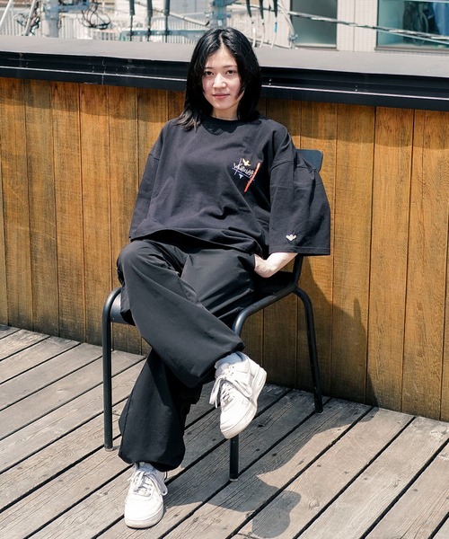 （What it isNt）ART BY MARKGONZALES（ワットイットイズント）の「【What it isNt / ワットイットイズント】SAKIYAMA コラボ プリントTシャツ（Tシャツ/カットソー・メンズ・ブルー/ブラック/ホワイト・X-LARGE/LARGE/MEDIUM）」の9枚目の写真