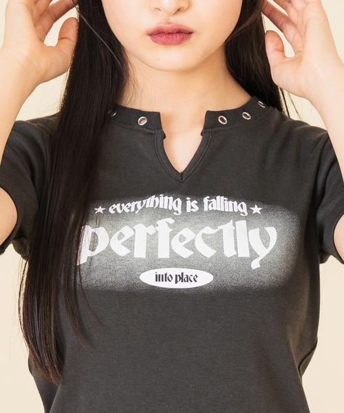 ANAP GiRL(アナップガール)の「ハトメ ポイント ロゴ プリント ミニ Tシャツ トップス【キッズお揃い】(Tシャツ/カットソー・キッズ・ライトグレー/スミクロ・M/S/XS)」の5枚目の写真
