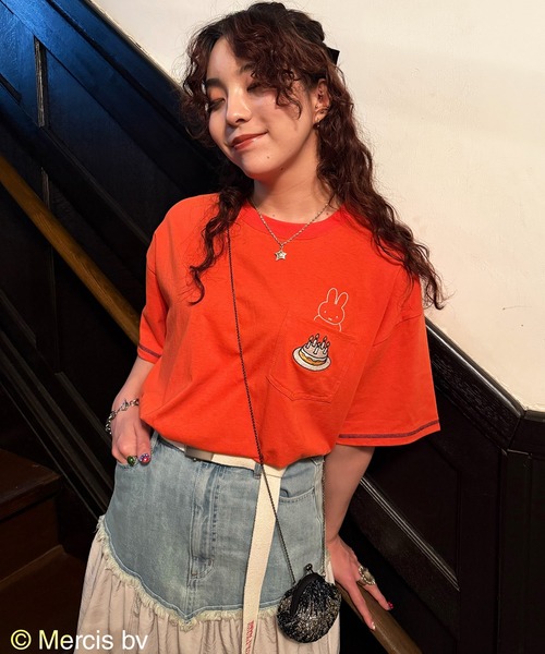 DOUBLE NAME(ダブルネーム)の「【miffy 70th】ショート丈ポケットTEE(Tシャツ/カットソー・レディース・オレンジ/オフホワイト/ブルー・FREE)」の16枚目の写真