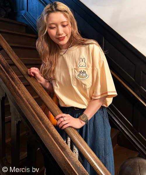 DOUBLE NAME(ダブルネーム)の「【miffy 70th】ショート丈ポケットTEE(Tシャツ/カットソー・レディース・オレンジ/オフホワイト/ブルー・FREE)」の18枚目の写真