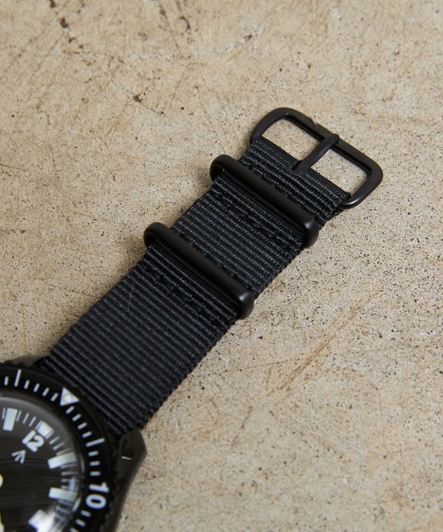 COMMON WARE(コモンウェアー)の「NAVAL MILITARY WATCH : MIL.-05 BK/BK Automatic ROYAL Military Diver TYPE(アナログ腕時計・レディース・ブラック・FREE)」の3枚目の写真