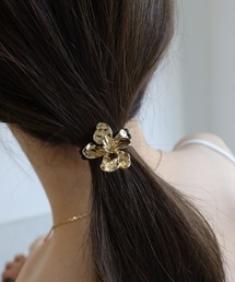 Pierrot（ピエロ）の「フラワーキャストポニー（ヘアゴム）」