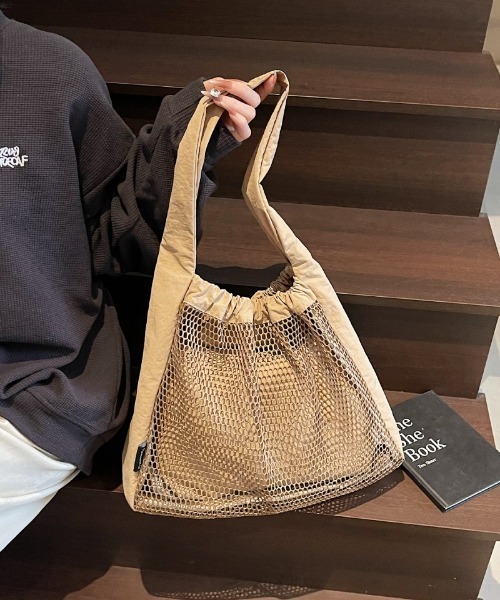 Ritzy(リッツィー)の「切り替えメッシュインナーバック付きトートバック(トートバッグ・レディース・ホワイト/レッド/ブラック/ベージュ・FREE)」の10枚目の写真