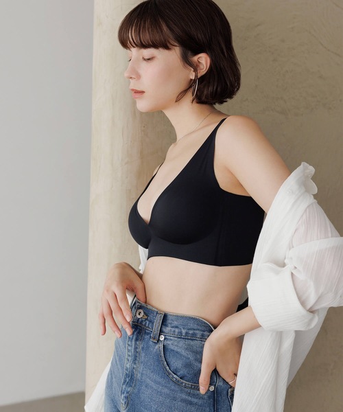 BAMBI WATER(バンビウォーター)の「【昼夜兼用】ノンワイヤーなのにホールド力抜群 外出時もおうちでも 1日中使える ナイトブラ シームレス (Vネック) セットアップ可能(ナイトブラ・レディース・グレイッシュベージュ/ブラック・XL/L/M/S)」の9枚目の写真