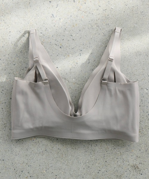 BAMBI WATER(バンビウォーター)の「【昼夜兼用】ノンワイヤーなのにホールド力抜群 外出時もおうちでも 1日中使える ナイトブラ シームレス (Vネック) セットアップ可能(ナイトブラ・レディース・グレイッシュベージュ/ブラック・XL/L/M/S)」の21枚目の写真
