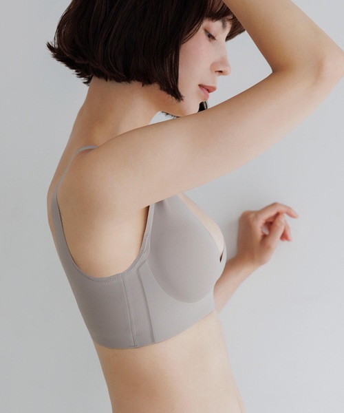 BAMBI WATER(バンビウォーター)の「【昼夜兼用】ノンワイヤーなのにホールド力抜群 外出時もおうちでも 1日中使える ナイトブラ シームレス (Vネック) セットアップ可能(ナイトブラ・レディース・グレイッシュベージュ/ブラック・XL/L/M/S)」の15枚目の写真
