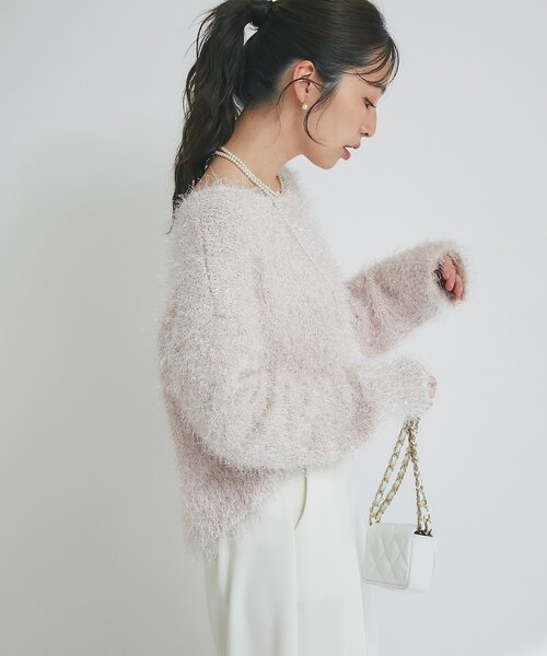 La boutique BonBon（ラブティックボンボン）の「【最強モテニット】フェザーヤーンラメニット（ニット/セーター・レディース・ライトベージュ/グレー系その他/ピンク・FREE）」の6枚目の写真