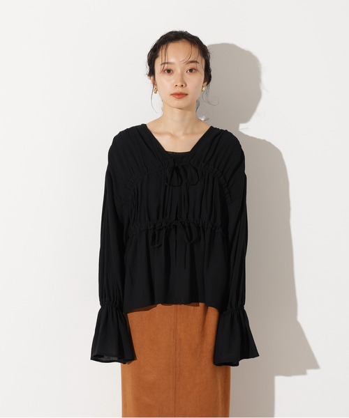 N.（N. Natural Beauty Basic）（エヌエヌナチュラルビューティーベーシック）の「楊柳シャーリングリボンブラウス（シャツ/ブラウス・レディース・アイボリー/レッド/ブラック・MEDIUM）」の18枚目の写真