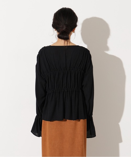 N.（N. Natural Beauty Basic）（エヌエヌナチュラルビューティーベーシック）の「楊柳シャーリングリボンブラウス（シャツ/ブラウス・レディース・アイボリー/レッド/ブラック・MEDIUM）」の20枚目の写真