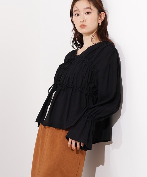 N.（N. Natural Beauty Basic）（エヌエヌナチュラルビューティーベーシック）の「楊柳シャーリングリボンブラウス（シャツ/ブラウス・レディース・アイボリー/レッド/ブラック・MEDIUM）」の11枚目の写真