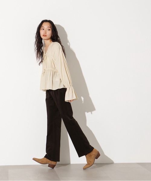 N.（N. Natural Beauty Basic）（エヌエヌナチュラルビューティーベーシック）の「楊柳シャーリングリボンブラウス（シャツ/ブラウス・レディース・アイボリー/レッド/ブラック・MEDIUM）」の4枚目の写真