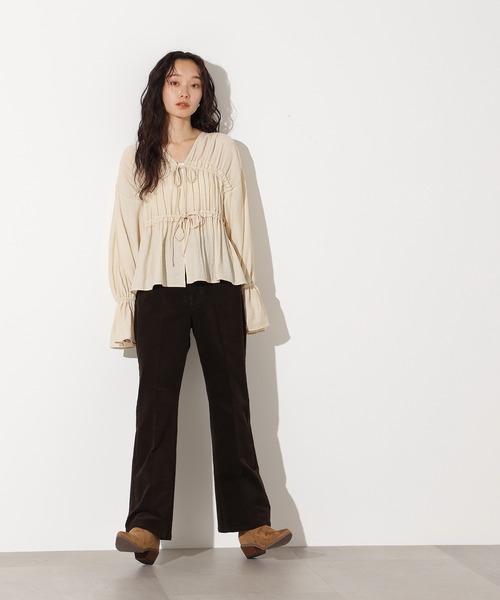 N.（N. Natural Beauty Basic）（エヌエヌナチュラルビューティーベーシック）の「楊柳シャーリングリボンブラウス（シャツ/ブラウス・レディース・アイボリー/レッド/ブラック・MEDIUM）」の7枚目の写真