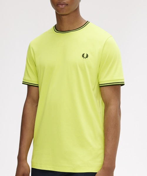FRED PERRY(フレッドペリー)の「Twin Tipped T-Shirt/ティップラインTシャツ(Tシャツ/カットソー・メンズ・ネイビー系/ブラック系/ダークブルー/ブルー/グリーン/ワインレッド/ネイビー/オフホワイト/ホワイト/ベージュ/ダークグリーン/ブラック/グレー/ミント/ホワイト×ブルー/ブラック系その他/ブルー系その他/マルーン/ライトベージュ/ダークネイビー/サックスブルー/ライトブルー/グレー系その他/ネイビー系3/セージグリーン/ネイビー系2/グリーン系その他/グリーン系その他2/オレンジ/ネイビー系1/ベージュ系その他/ライム/カーキ/オレンジ系・S/M/L/XL)」の14枚目の写真