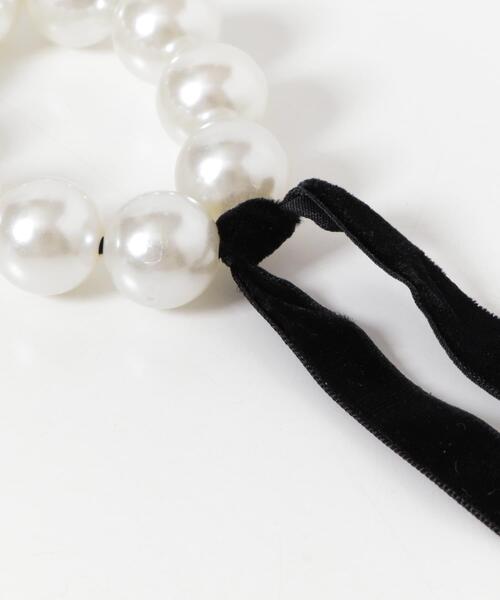 SMELLY(スメリー)の「ビッグパールベロアリボンヘアゴム(ヘアゴム・レディース・ホワイト系その他・-)」の5枚目の写真