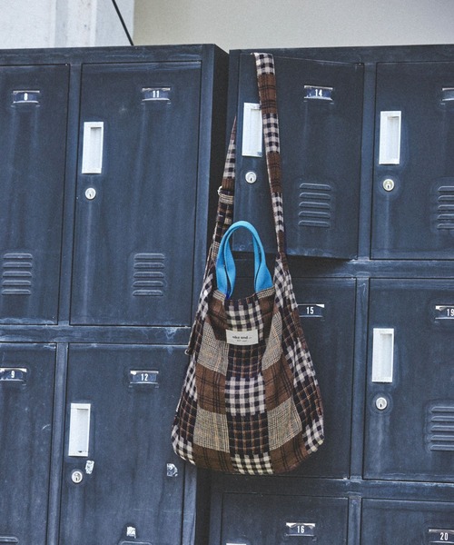 niko and...(ニコアンド)の「オリジナル2WAYテープトートバッグ(トートバッグ・レディース・ブルー/シルバー/オレンジ/レオパード/グリーン/ブラック/ブラウン/オレンジ系その他/グリーン系その他/ダークブラウン/ライトグリーン/その他/ブラック系その他/その他1/グリーン系その他2・0)」の5枚目の写真