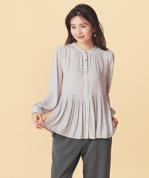 GLACIER lusso（グラシアルッソ）の「ペプラムギャザーブラウス（シャツ/ブラウス・レディース・ネイビー/グレイッシュブルー/ダークオレンジ/グレイッシュベージュ・LL/S/L/M）」の20枚目の写真