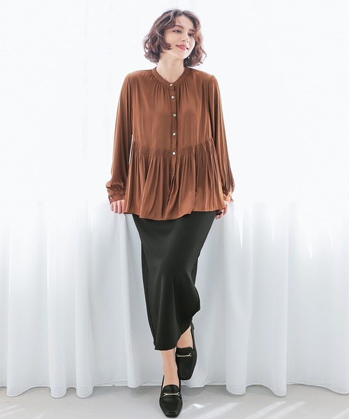 GLACIER lusso（グラシアルッソ）の「ペプラムギャザーブラウス（シャツ/ブラウス・レディース・ネイビー/グレイッシュブルー/ダークオレンジ/グレイッシュベージュ・LL/S/L/M）」の21枚目の写真