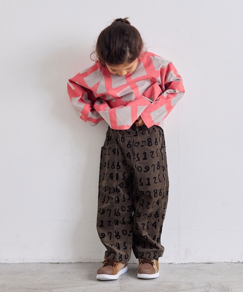 MARKEY'S（マーキーズ）の「総柄ラグランロンティー（Tシャツ/カットソー・キッズ・ブラック系その他/ピンク系その他/イエロー系その他/グリーン系その他・80/90/95/100/110/120/130/140/150）」の8枚目の写真