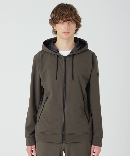 BLACK LABEL CRESTBRIDGE(ブラックレーベル・クレストブリッジ)の「【BLACK lab.】バッググリッドテクニカルパーカー(パーカー・メンズ・ブラック/グリーン系その他7/ネイビー・XL/L/M)」の19枚目の写真
