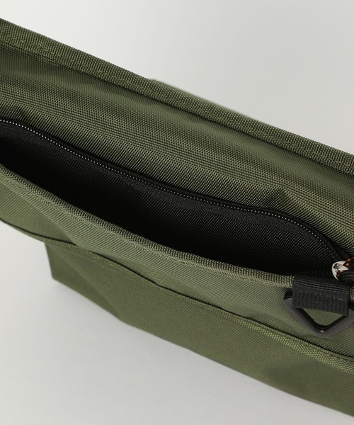 LAKOLE（ラコレ）の「オックスミニメッセンジャーバッグ / 577478（ショルダーバッグ・メンズ・カーキ/ブラック・FREE）」の13枚目の写真