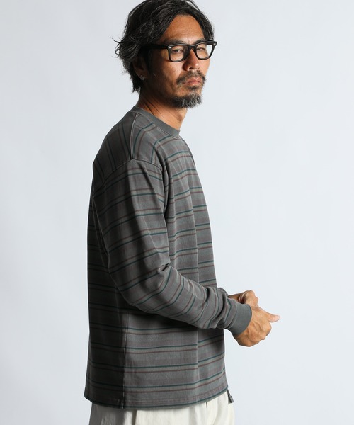 The DUFFER of ST.GEORGE(ザダファーオブセントジョージ)の「PIGMENT-DYE BORDER L/SL TEE:ピグメント加工 ボーダー ロンT(Tシャツ/カットソー・メンズ・チャコールグレー/ブラウン・X-LARGE/LARGE/MEDIUM/SMALL)」の2枚目の写真