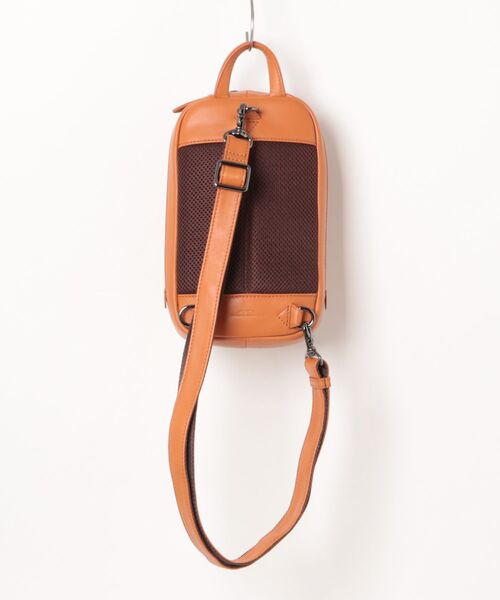 JOYA(ジョヤ)の「新定番サイズの小さめボディバッグ(ボディバッグ/ウエストポーチ・メンズ・チョコ/キャメル/ネイビー/ブラック・FREE)」の14枚目の写真