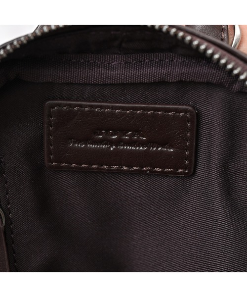 JOYA(ジョヤ)の「新定番サイズの小さめボディバッグ(ボディバッグ/ウエストポーチ・メンズ・チョコ/キャメル/ネイビー/ブラック・FREE)」の8枚目の写真