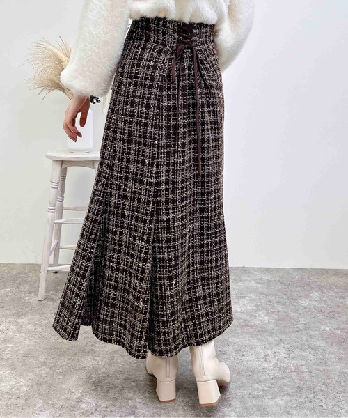 INGNI（イング）の「バックレースアップツイードマーメイドスカート／A（スカート・レディース・ホワイト系その他7/ブラウン系その他2/ブラック系その他7・FREE）」の3枚目の写真