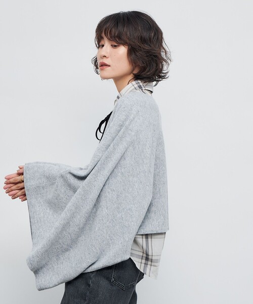 NOLLEY’S（ノーリーズ）の「12Gオルティアロングマフラー（ニット/セーター・レディース・ベビーピンク/オフホワイト/ライトグレー・38）」の5枚目の写真