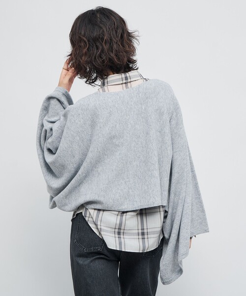 NOLLEY’S（ノーリーズ）の「12Gオルティアロングマフラー（ニット/セーター・レディース・ベビーピンク/オフホワイト/ライトグレー・38）」の6枚目の写真