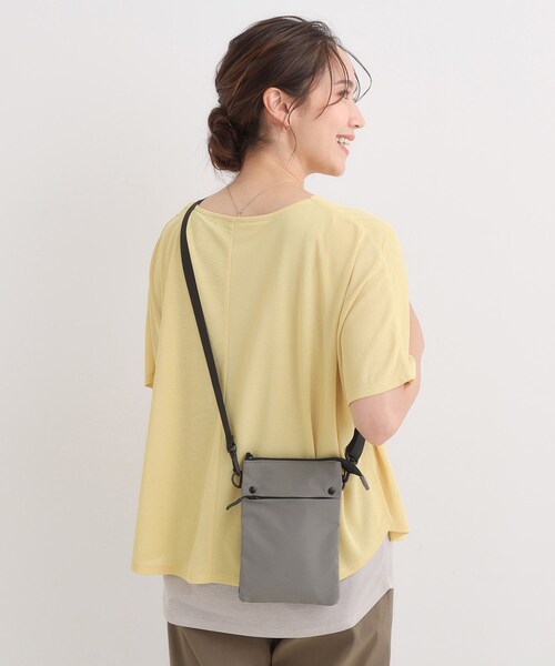 SHOO・LA・RUE(シューラルー)の「【撥水】2層ミニショルダーバッグ(ショルダーバッグ・レディース・グレー/ピンク系/ブラック・00)」の1枚目の写真