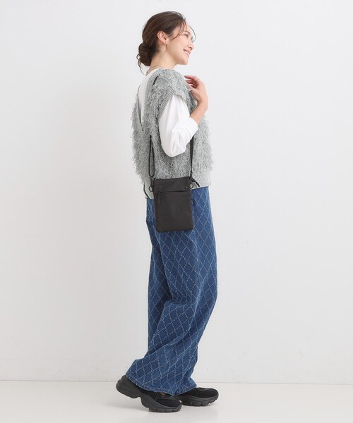 SHOO・LA・RUE(シューラルー)の「【撥水】2層ミニショルダーバッグ(ショルダーバッグ・レディース・グレー/ピンク系/ブラック・00)」の8枚目の写真