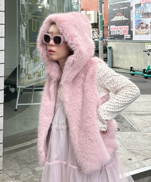 おっきめフードのファーベスト（その他アウター）｜Alley Tokyo