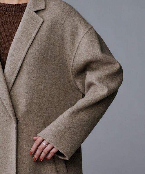 UNTITLED（アンタイトル）の「【ロング丈/軽やか】テーラード　リバーコート（チェスターコート・レディース・ベージュ/ナチュラル・04/00/01/02/03/44/48）」の19枚目の写真