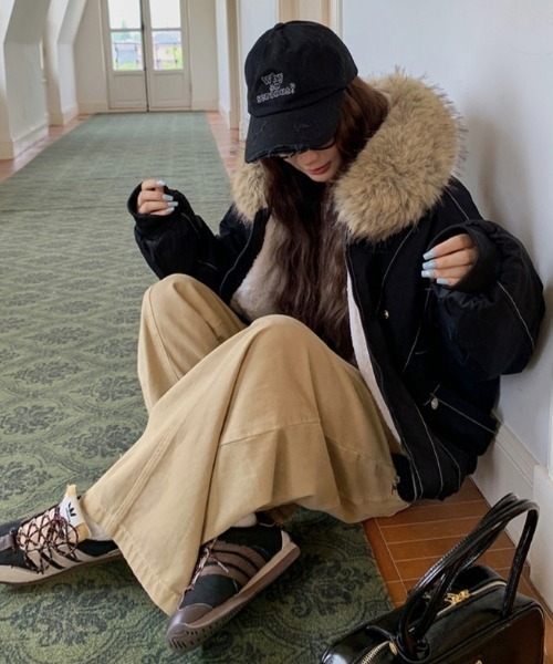 GEMEDA（ジェメダ）の「フェイクファー　フード付きボアライナーブルゾン（ブルゾン・レディース・ブラック/カーキ・M）」の18枚目の写真
