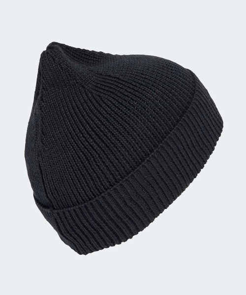 同系色のメタルトレフォイル付き デイリー アイコン ビーニー