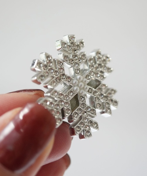 レザーヘアピン　ホワイト　（にょっき） レザーヘアピン ホワイト （にょっき） レザーヘアピン ホワイト