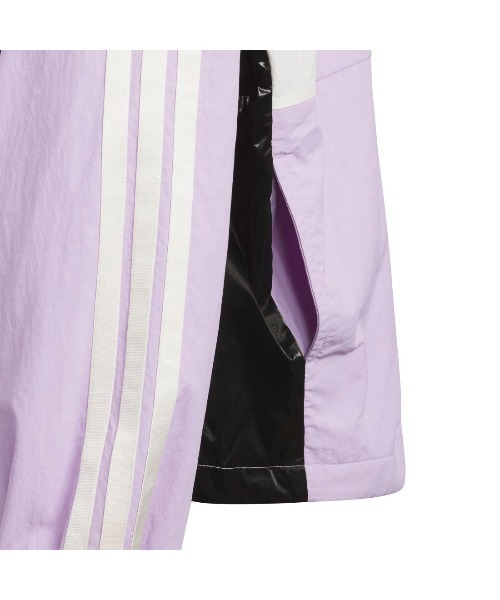 adidas（アディダス）の「アディダス adidas ガールズ ウーブン ルーズフィット フルジップ ジャケット（ナイロンジャケット・キッズ・ブラック/パープル・110cm/120cm/130cm/140cm/150cm/160cm）」の5枚目の写真
