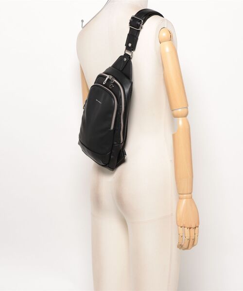 UNION STATION（ユニオンステーション）の「【PRO-SPERITY/プロスペリティ】別注ボディバッグ（ショルダーバッグ・メンズ・ブラック/グレー・7）」の5枚目の写真