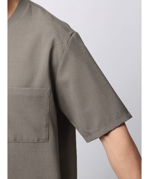 SUIT SQUARE(スーツスクエア)の「半袖Tシャツ 吸水速乾 ストレッチ 防シワ トロピカル 無地(Tシャツ/カットソー・メンズ・ベージュ系/ブラック系・LL/L/M/S)」の18枚目の写真