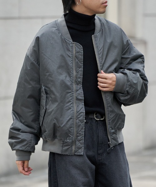 COLONY 2139(コロニートゥーワンスリーナイン)の「フェード加工MA-1(ブルゾン・メンズ・ブラック/グレー・MEDIUM/LARGE)」の2枚目の写真