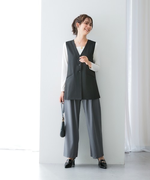 7days Life Styling（セブンデイズライフスタイリング）の「落ち感ドレープ素材ミドル丈フレアジレ（タテヨコストレッチ・しわになりにくい・速乾・ＵＶカット）＜大きいサイズ有＞（ベスト・レディース・グレー/ブラック・M/L/LL/3L）」の11枚目の写真