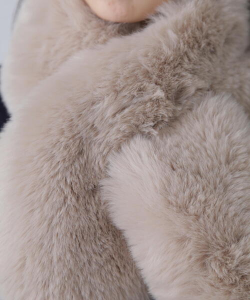 FREE'S MART（フリーズマート）の「◆フェイクファーティペット（マフラー・レディース・ホワイト/ブラウン・ﾌﾘ-）」の4枚目の写真