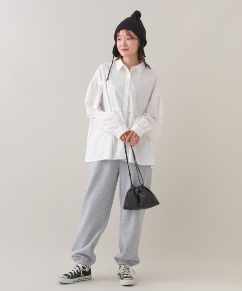 OMNES(オムネス)の「ポプリンギャザー切替 レギュラーカラー 長袖シャツブラウス(シャツ/ブラウス・レディース・ブルー/ブラック/ライトベージュ/マルチ/ホワイト/ホワイト系その他・FREE)」の8枚目の写真